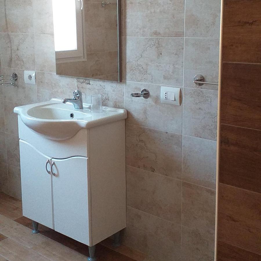 Il Vecchio Ginepro Bed & Breakfast Капотера Екстериор снимка