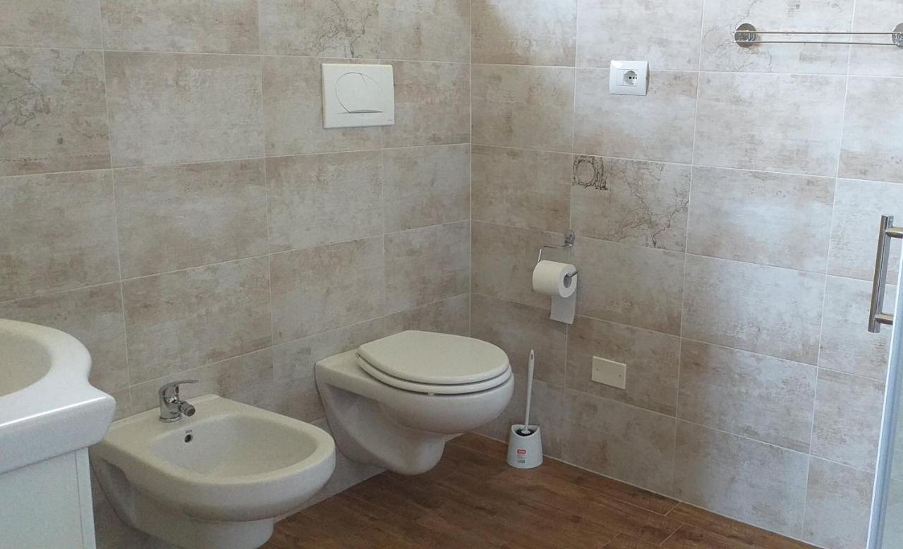 Il Vecchio Ginepro Bed & Breakfast Капотера Екстериор снимка